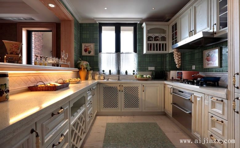 奢華大氣的歐式風(fēng)格別墅裝修效果圖